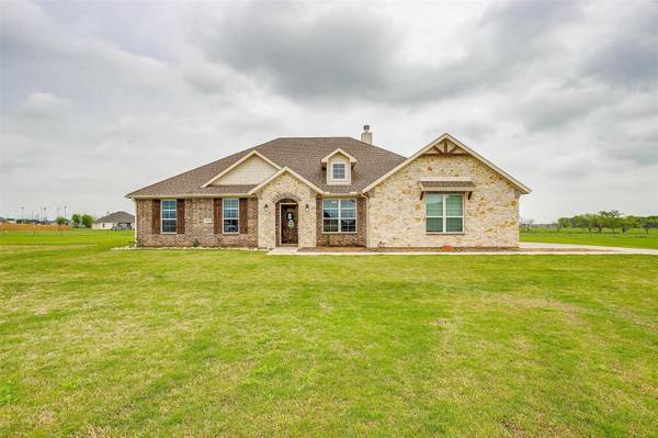 304 Olde Knoll Place,  Rio Vista,  TX 76093