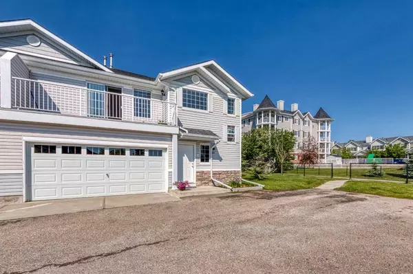 Calgary, AB T3K 6E1,82 Country Village CIR NE