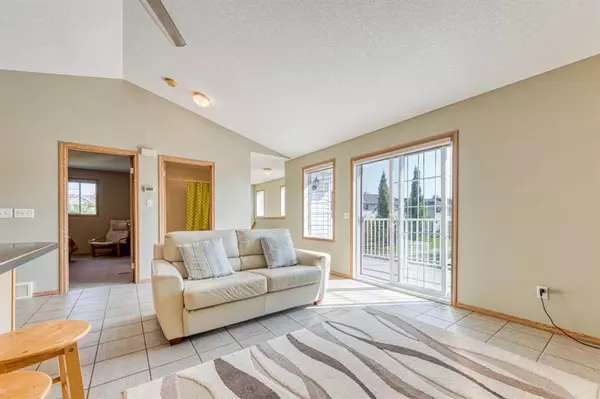 Calgary, AB T3K 6E1,82 Country Village CIR NE