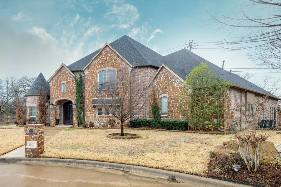 2507 Croft Creek Circle, Grand Prairie, TX 75050