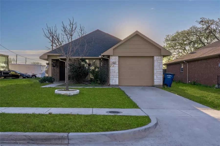 3922 Vineyard Drive, Dallas, TX 75212