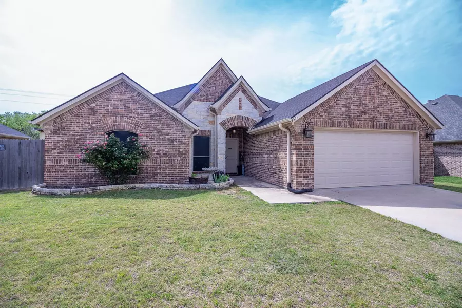 1511 Still Meadow Drive, Kaufman, TX 75142