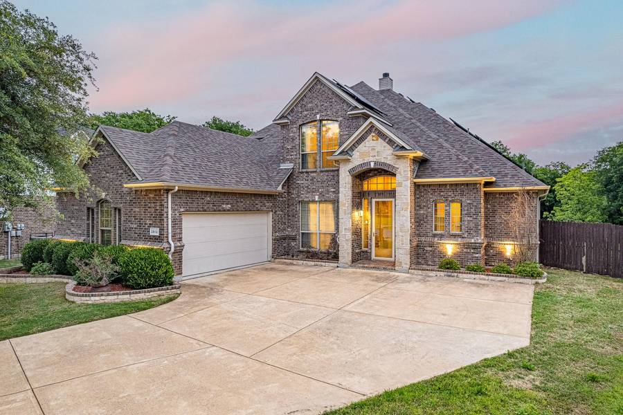 2812 Windy Point Drive, Grand Prairie, TX 75052