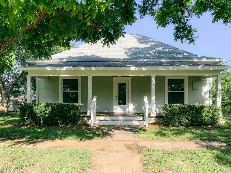 400 S Avenue B, Wortham, TX 76693