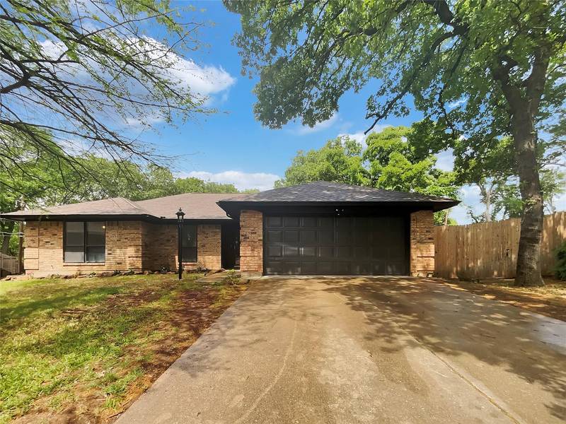 5201 Andalusia Court, Arlington, TX 76017