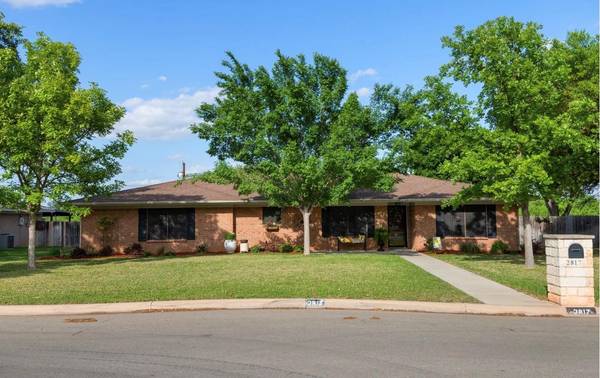 2817 Good Shepherd Drive, Brownwood, TX 76801