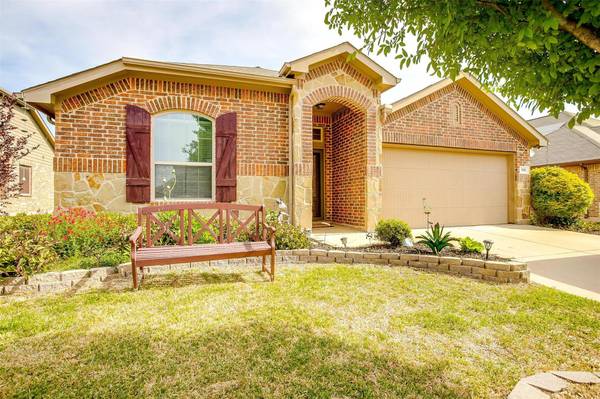 1316 Shelley Drive, Burleson, TX 76028