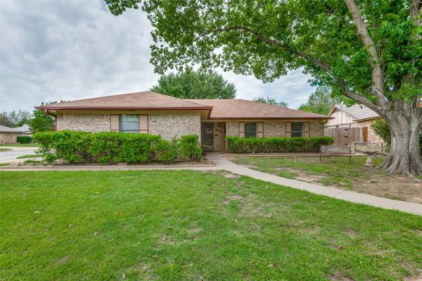 5801 Killarney Court, North Richland Hills, TX 76180