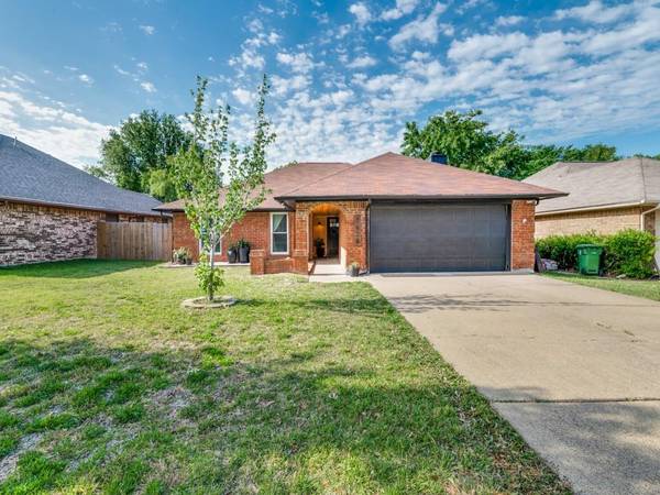 7424 Sean Drive, North Richland Hills, TX 76182