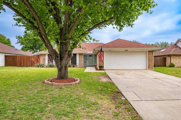 2518 Channing Drive, Grand Prairie, TX 75052