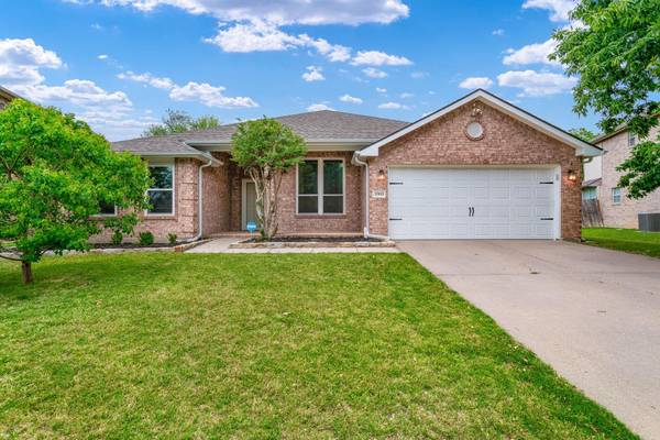 3909 Larkspur Drive, Haltom City, TX 76137