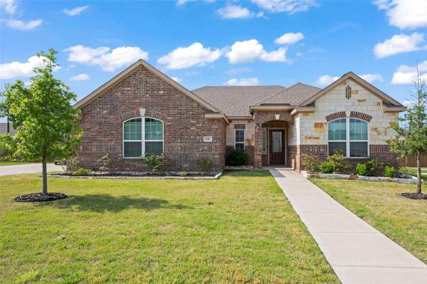 716 W Milas Lane, Glenn Heights, TX 75154