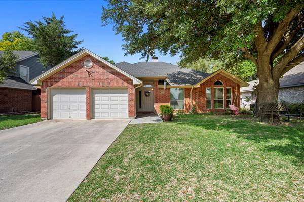 4618 Essex Drive, Grand Prairie, TX 75052