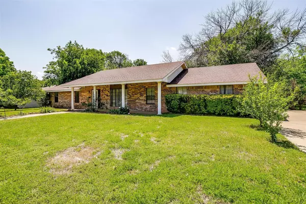 7108 Martha Lane, Fort Worth, TX 76112