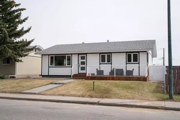 Calgary, AB T2K 4P3,7008 Hunterview DR NW