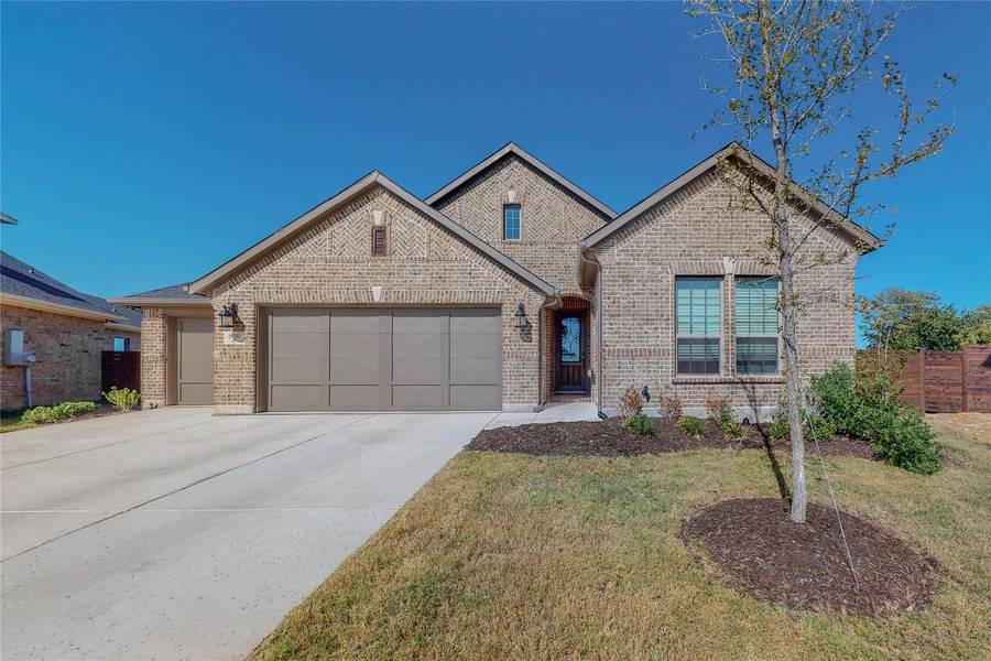 800 Ivy Glen Court, Northlake, TX 76226