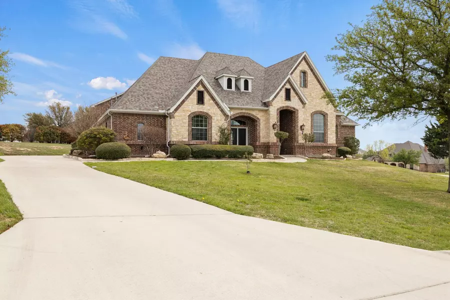 9900 Harbour View Lane, Fort Worth, TX 76179