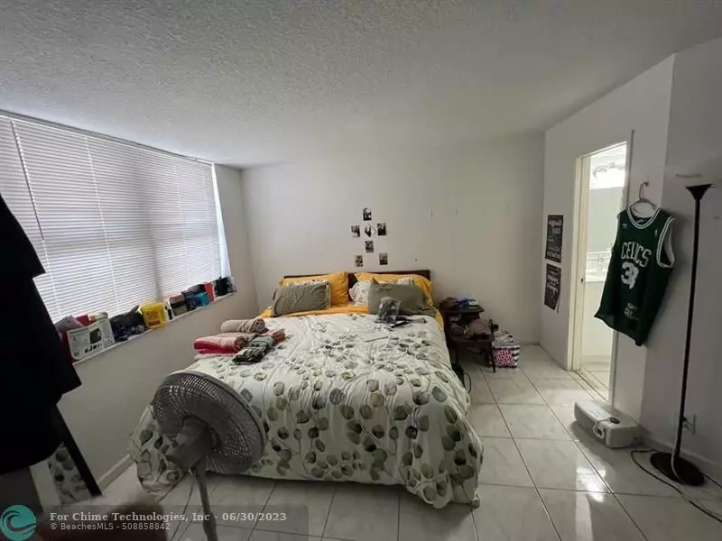 214 Lake Pointe Dr  #113, Oakland Park, FL 33309