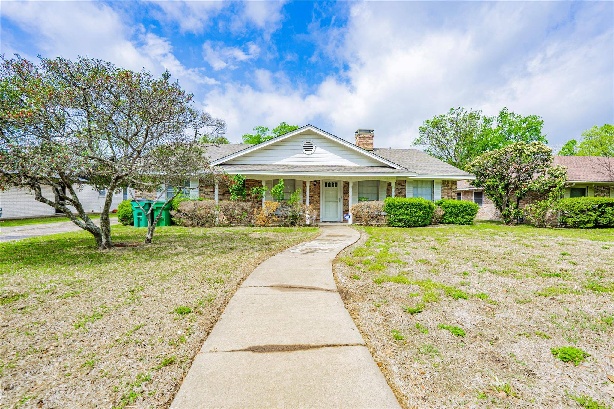 6406 buena vista, Greenville, TX 75402