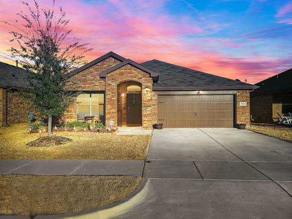 944 Cheryl Street, Crowley, TX 76036