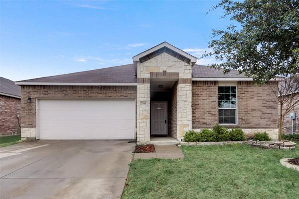 7748 Berrenda Drive, Fort Worth, TX 76131