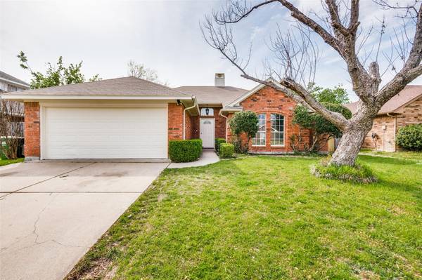 6905 Bernadine Street, Watauga, TX 76148