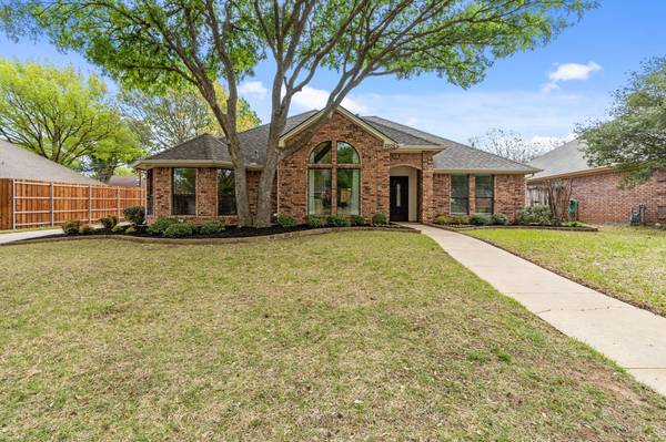 2806 Summit Ridge Street, Grapevine, TX 76051