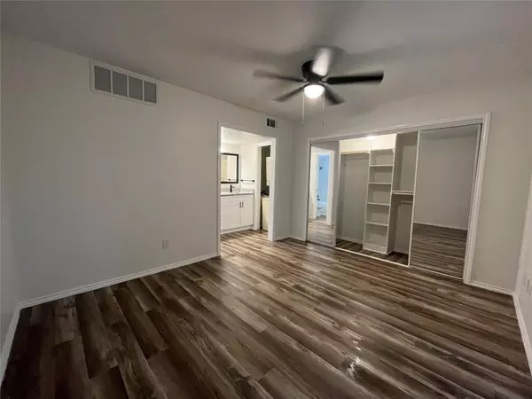 Dallas, TX 75243,9823 Walnut Street #113