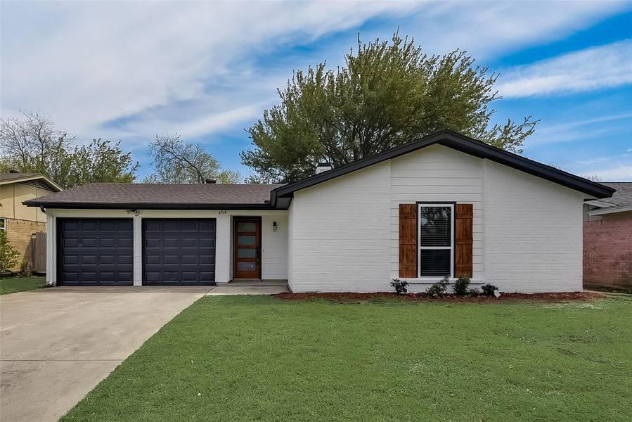 6236 Stardust Drive S, Watauga, TX 76148