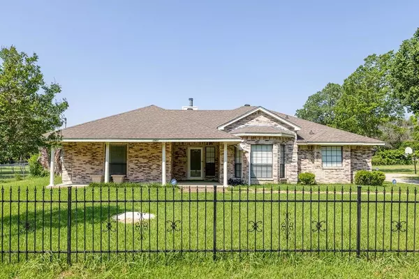 2921 Henry Road, Lancaster, TX 75134