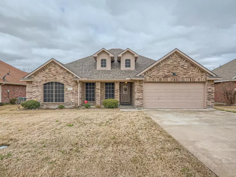 131 Birdsong Lane, Terrell, TX 75160