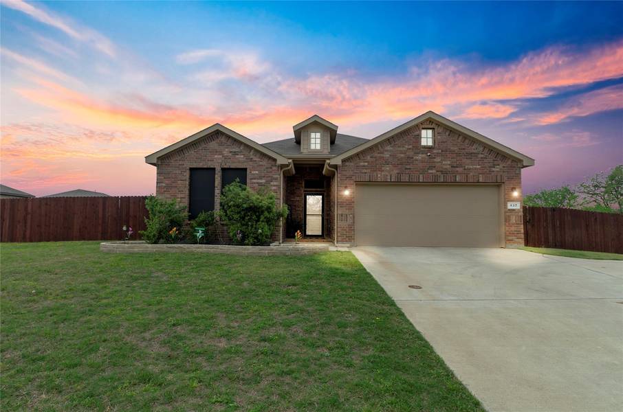 437 Harbor Drive, Azle, TX 76020