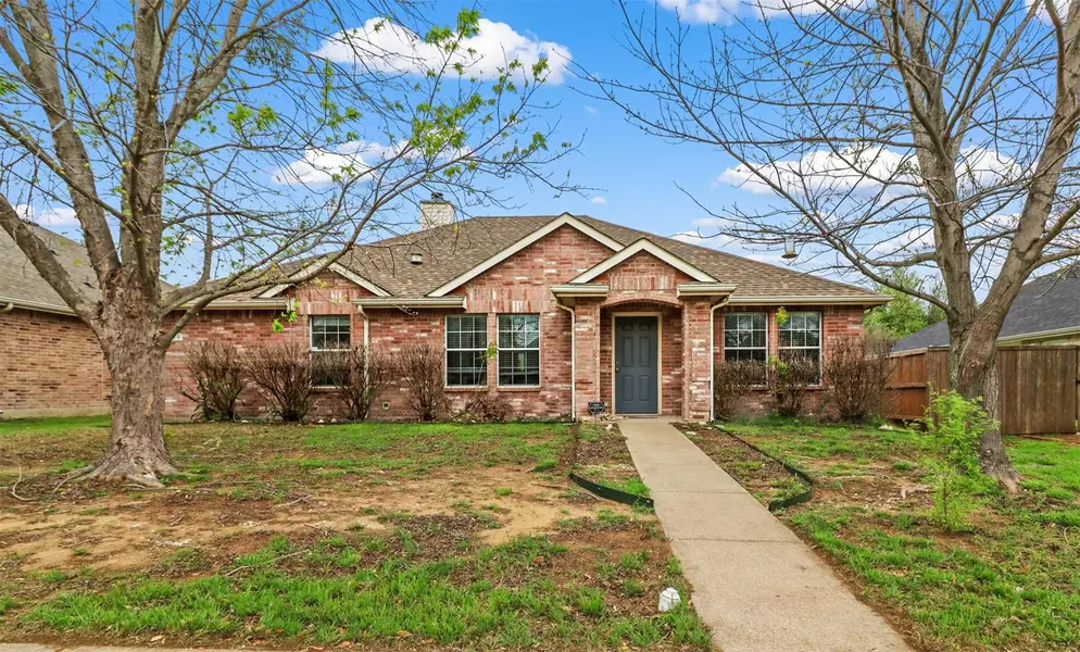 109 Red Wolf Lane, Red Oak, TX 75154