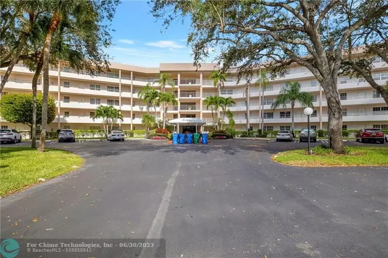 3960 Oaks Clubhouse Dr  #204, Pompano Beach, FL 33069