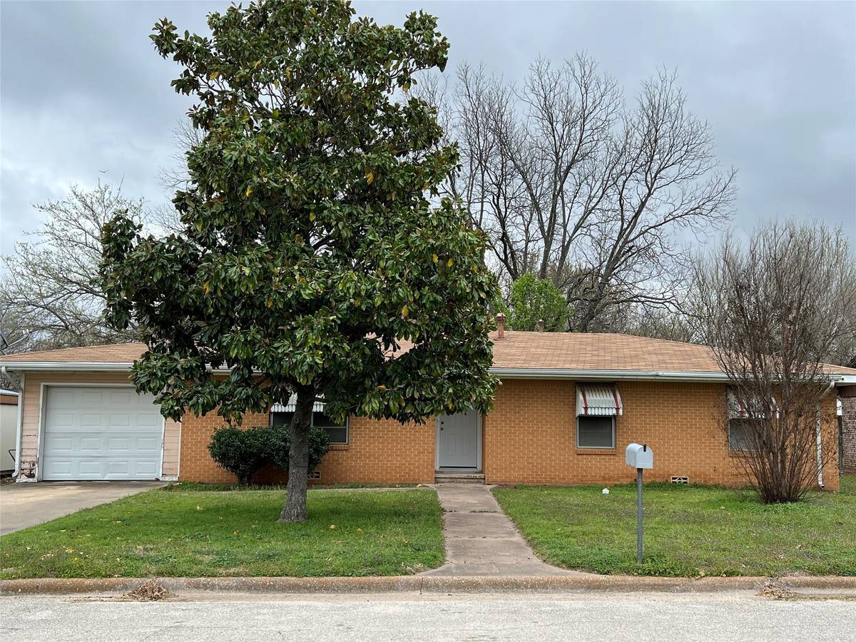 Bowie, TX 76230,1109 Nugent Street