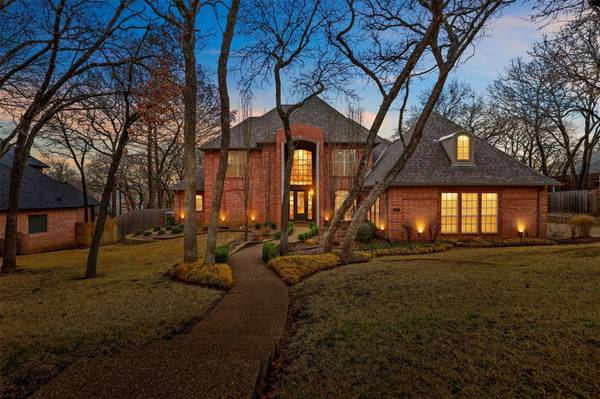 307 W Charlottesville Avenue, Colleyville, TX 76034