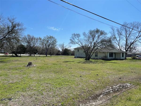 Lavon, TX 75166,124 Main Street