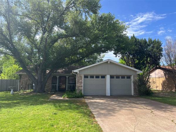 1200 Trammell Drive, Benbrook, TX 76126