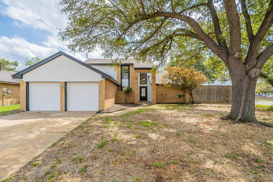 2649 Fairmont Drive, Grand Prairie, TX 75052