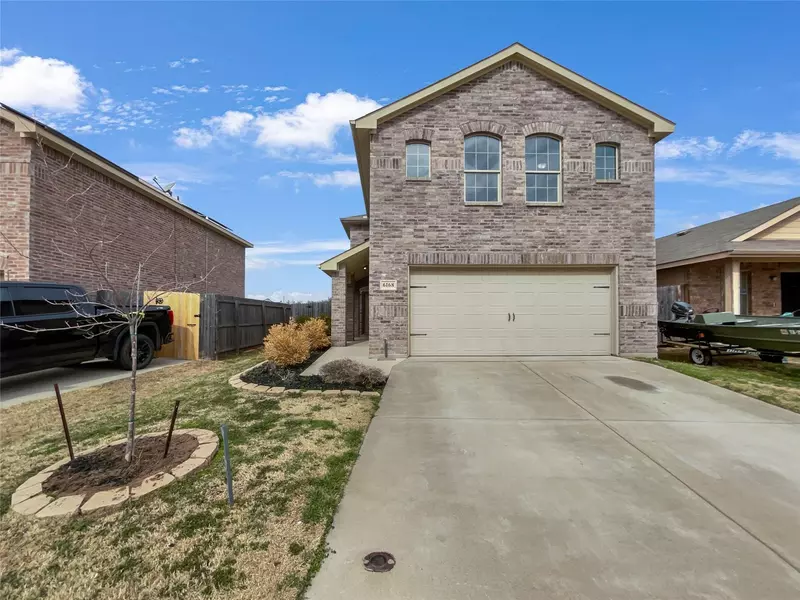 6168 River Pointe Drive, Fort Worth, TX 76114