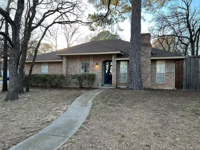 4112 Barnsley Court, Arlington, TX 76016