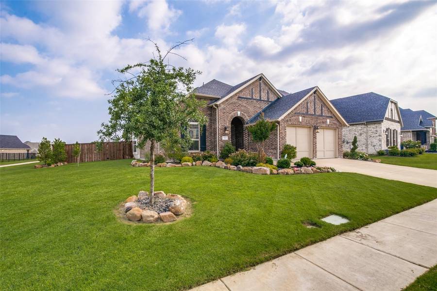 121 Spanish Bluebell Drive, Wylie, TX 75098