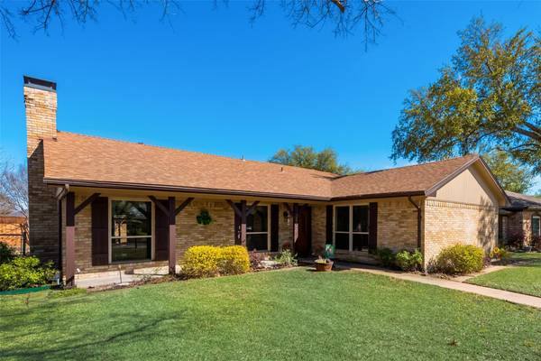 3818 Roan Circle, Garland, TX 75043