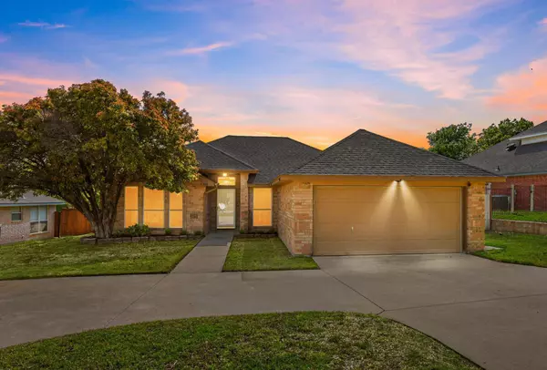 420 Hillside Drive, Aledo, TX 76008