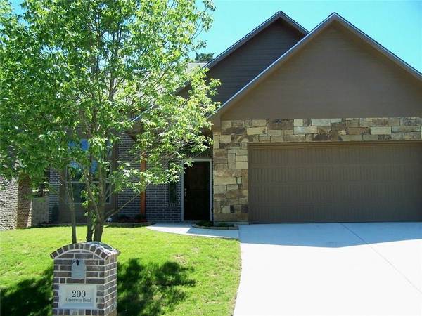 200 Greenway Bend, Pottsboro, TX 75076