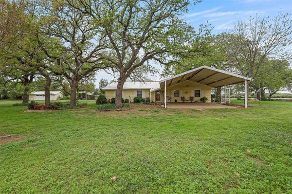 6301 Dave Court, Tolar, TX 76476