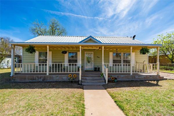 804 E Wells Street, Stamford, TX 79553