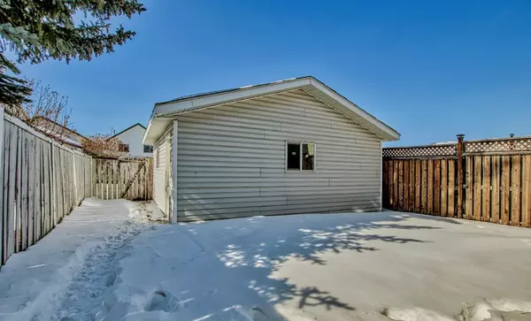 Calgary, AB T3A 5H3,73 Hidden Spring CIR NW