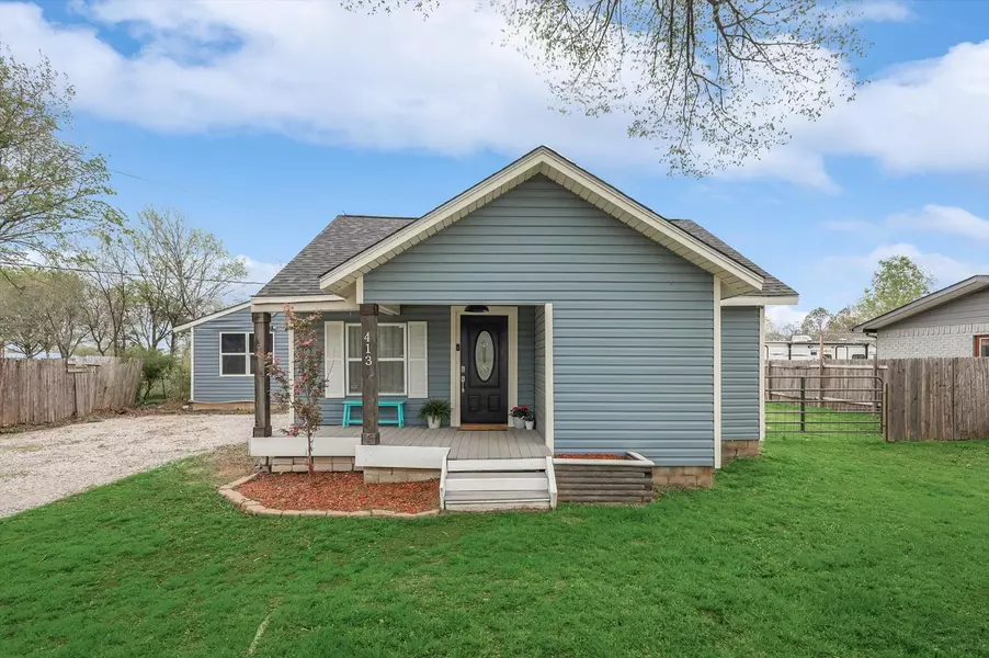 413 S Hitt Street, Boyd, TX 76023