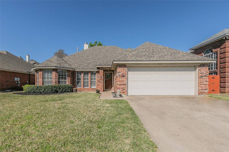 3009 Clairemont Lane, Euless, TX 76039